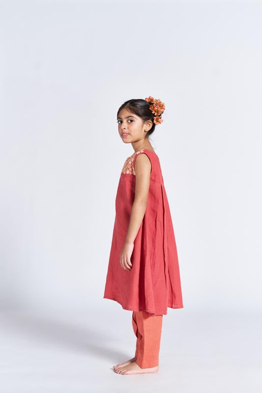 Red Box Pleated Kurta Set - Chi Linen