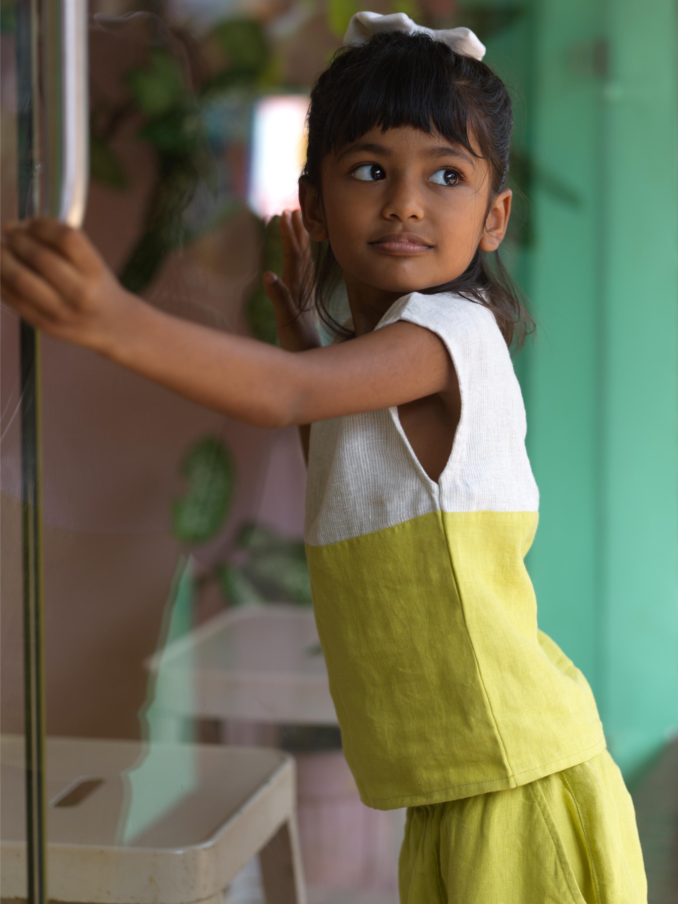 Girls Round Shoulder Co-Ord Set Lime / Fade Fine Stripe