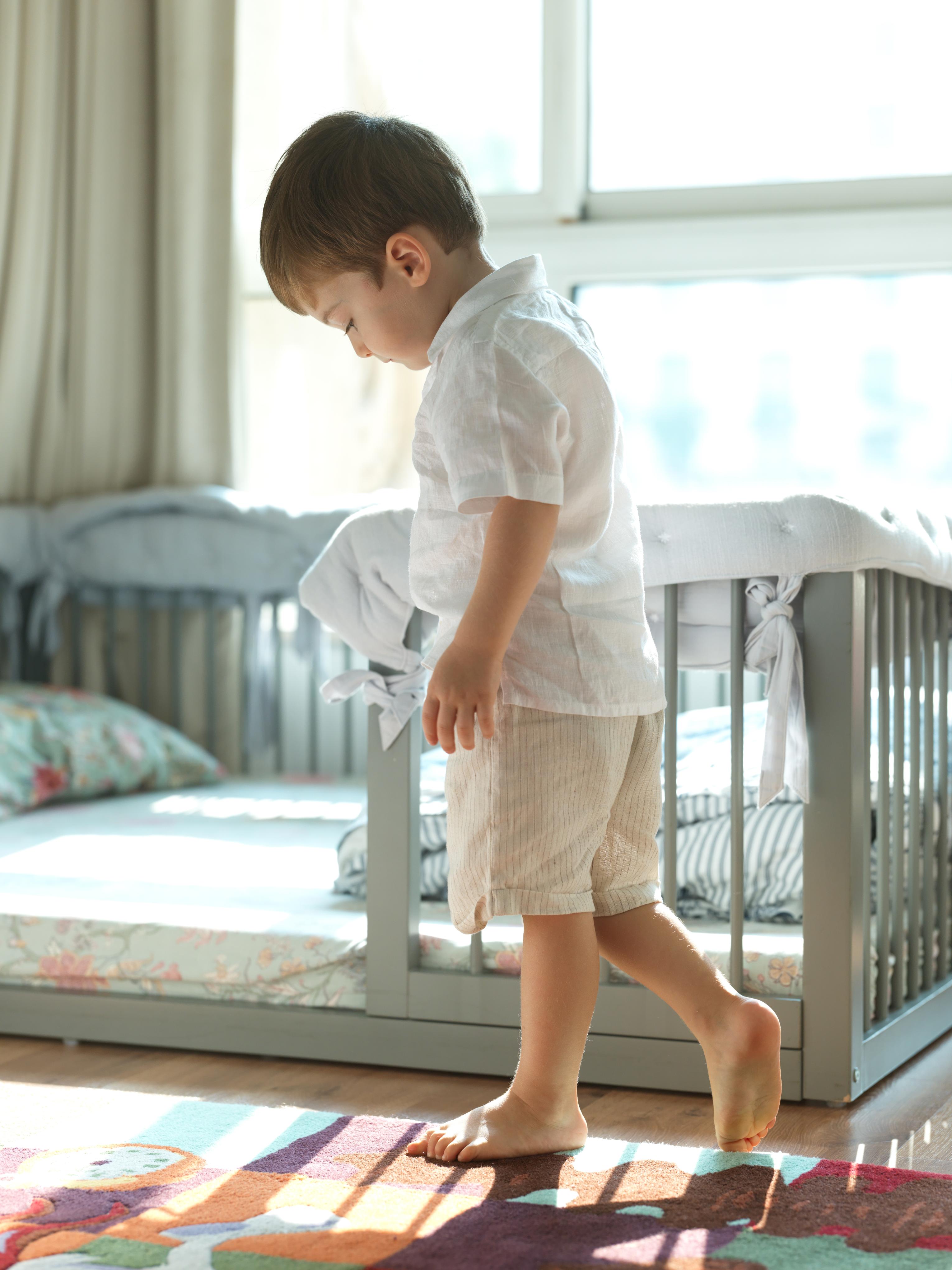 Boys Basic Shorts Beige Lines