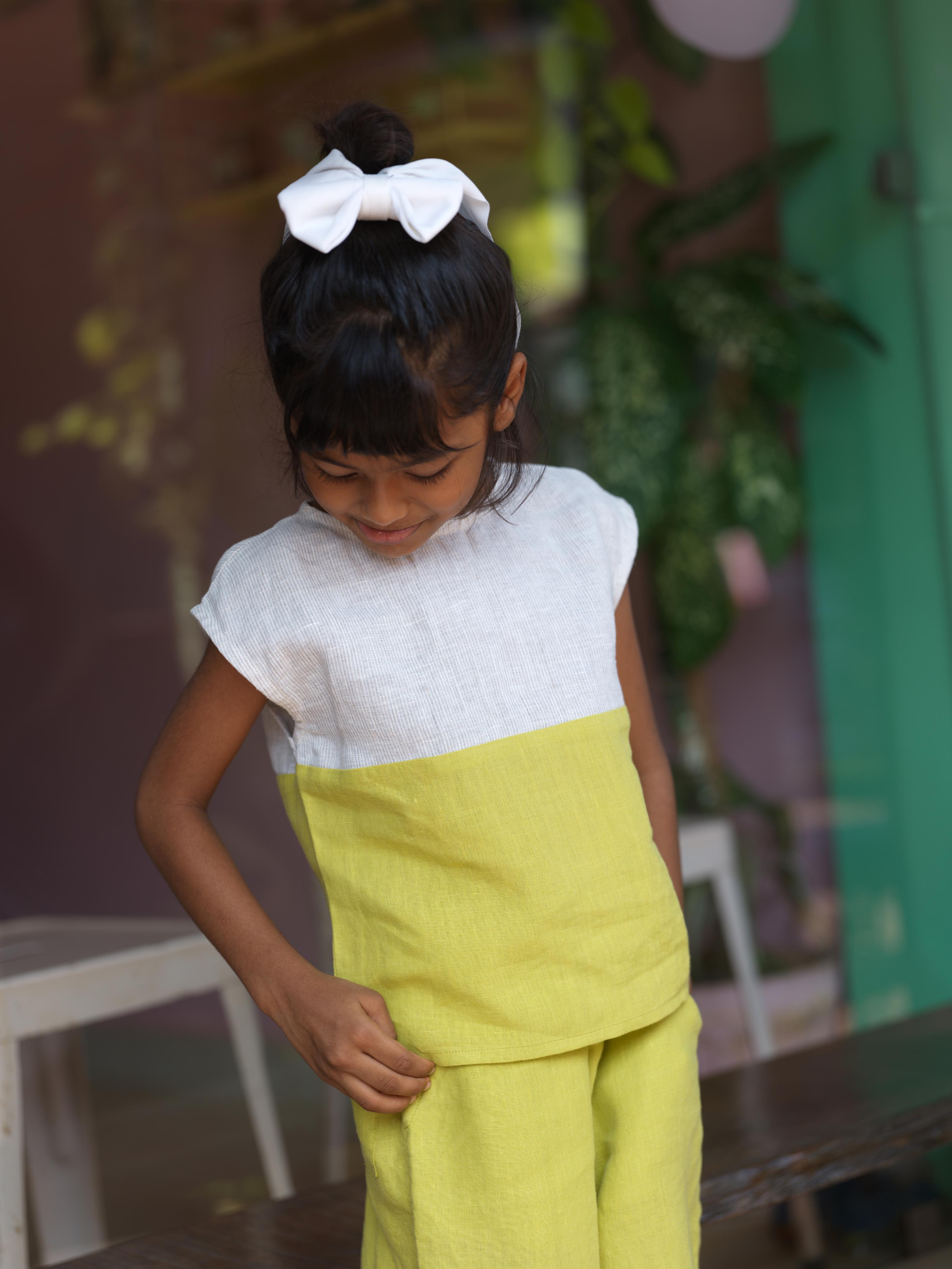 Girls Round Shoulder Co-Ord Set Lime / Fade Fine Stripe