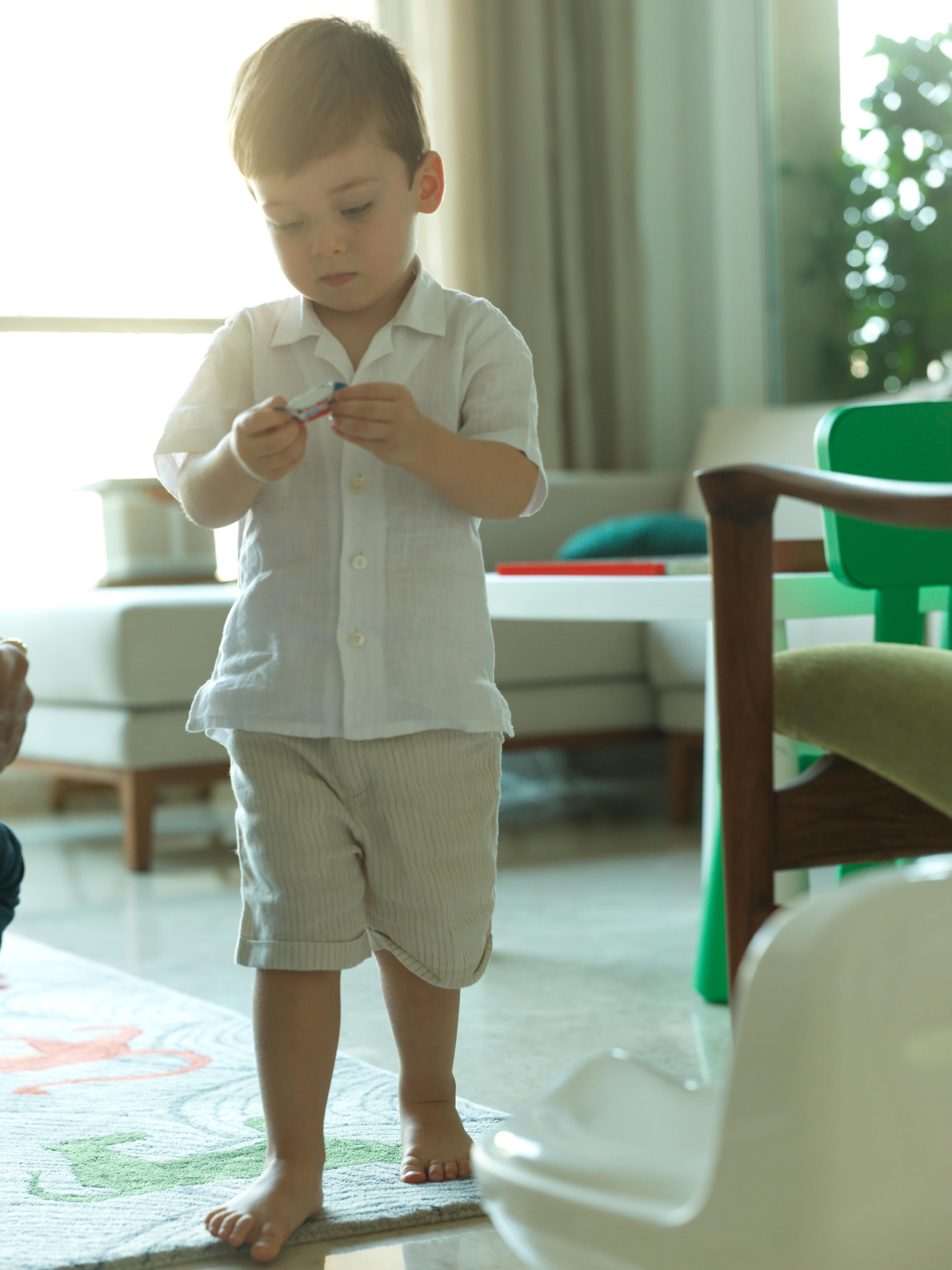 Boys Basic Shorts Beige Stripes