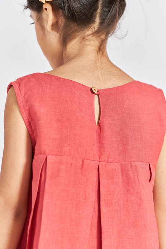Red Box Pleated Kurta Set - Chi Linen
