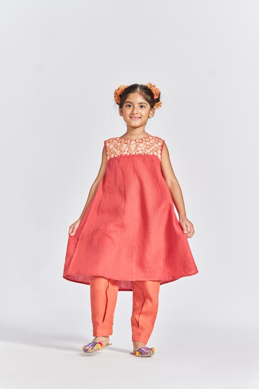 Red Box Pleated Kurta Set - Chi Linen